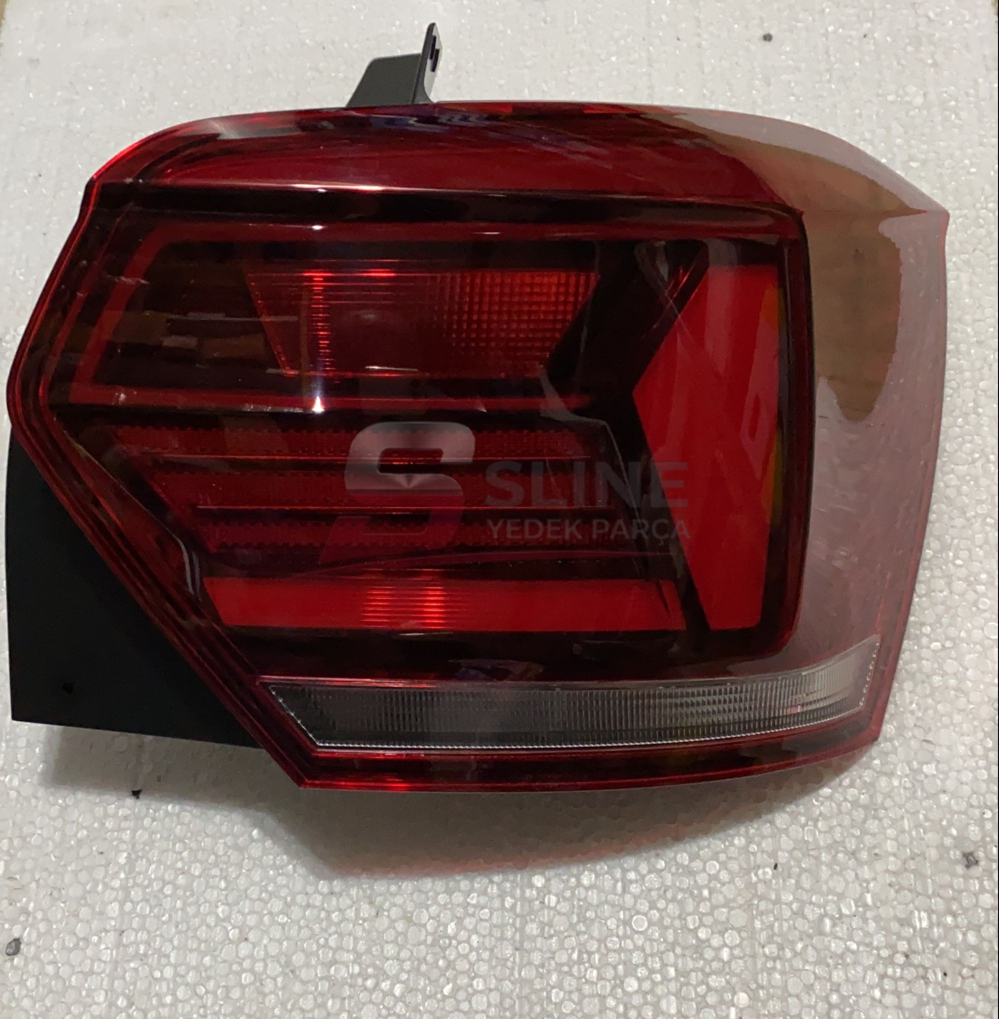 Polo 2018-2021 Sağ Arka Stop - 2G0945096 - 2G0945096-TW